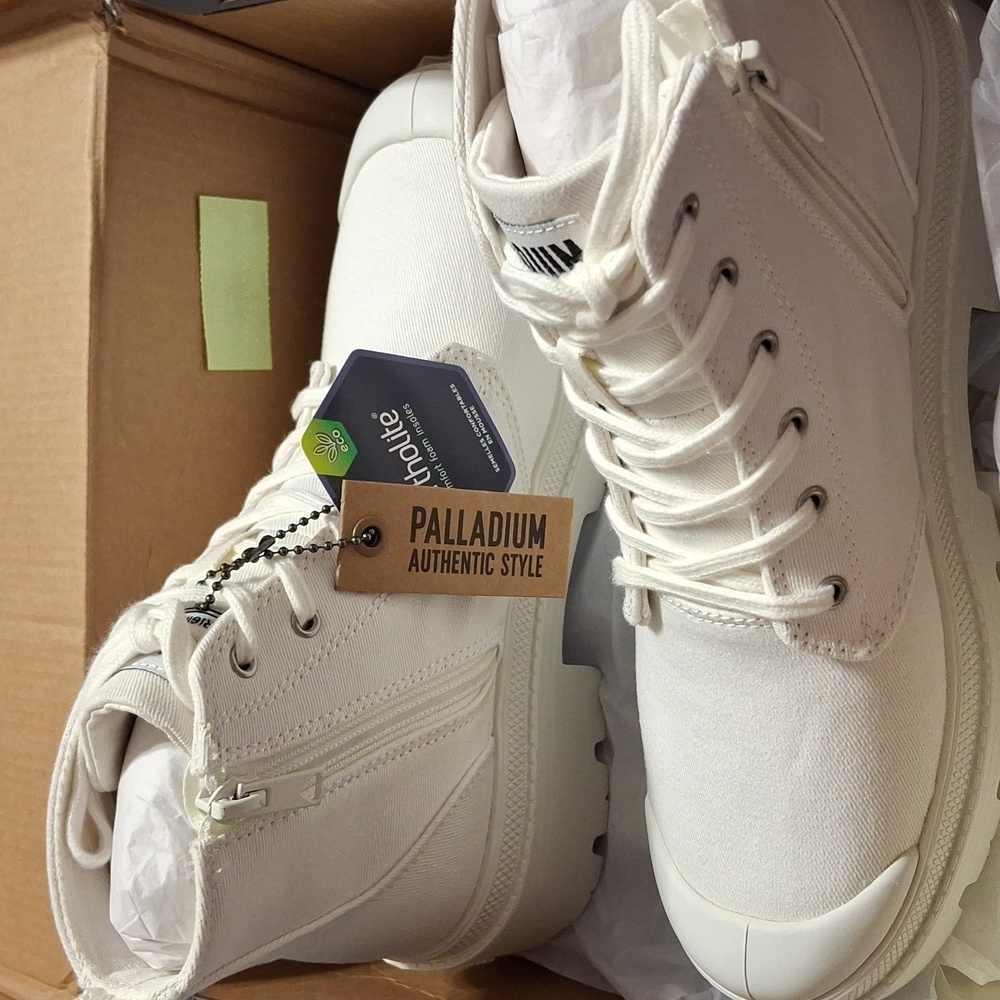 Palladium Off-White High-Top Boots
